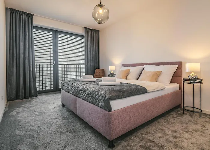 Hello Ema - Moderny Mestsky *